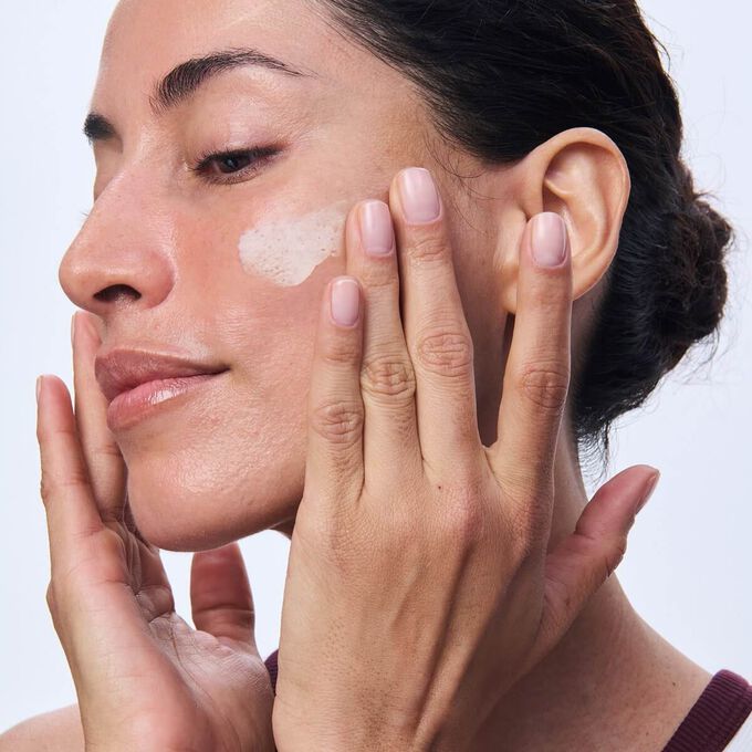 برايمر الوجه "إس أو إس كولور كوراكتينغ" - ماتيفاينغ