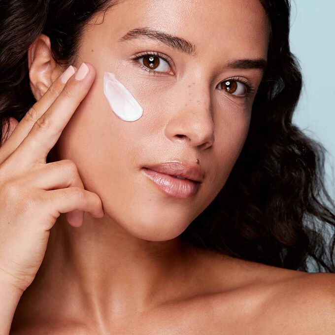 كريم "هايدرا إيسنشل" لايت